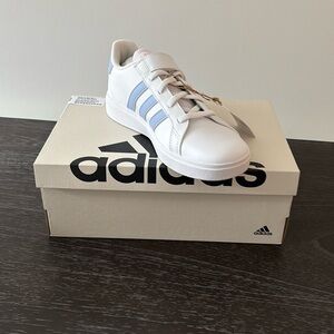 NWT girl’s Adidas Grand Court shoes